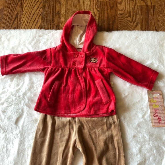 Baby girl two piece outfit hooded shirt size 6-9 months red and beige - Picture 2 of 9